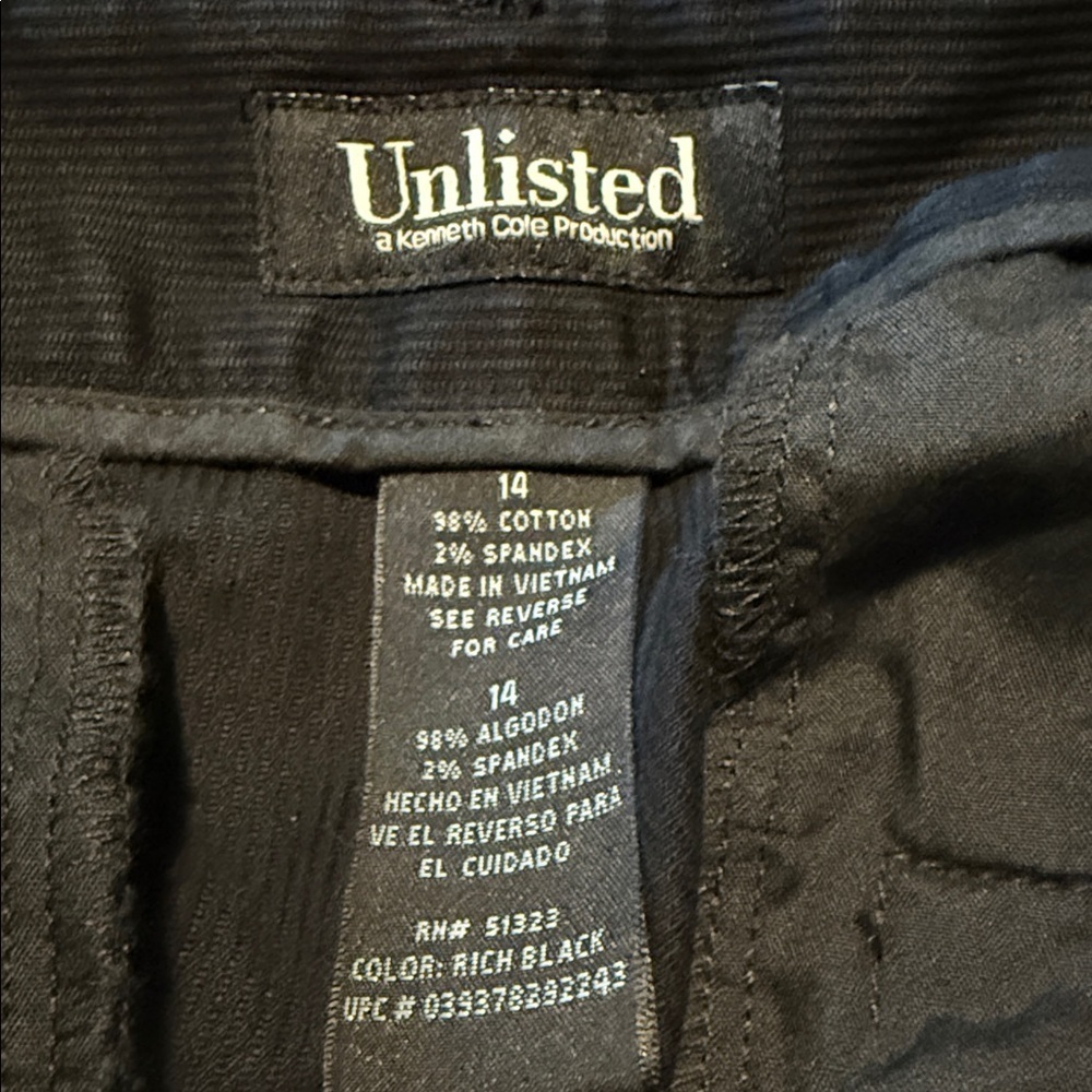 Kenneth Cole Unlisted Rich Black Capri pants - Picture 3 of 4